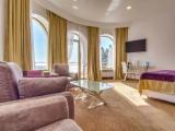 Suite with balcony