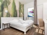 Standard Triple room with lake view