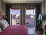 Deluxe Suite with balcony and with city view