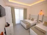 1 Bedroom Standard Triple Family room with sea view