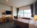 Standard Twin room with lake view