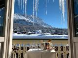 Superior room with balcony and with mountain view