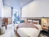 Superior Double room with balcony and with garden view