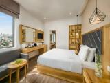 Deluxe Double room with city view