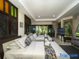 Deluxe Triple Apartment with balcony and with sea view