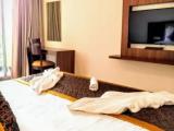 Deluxe room with pool view