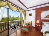 Standard room with pool view
