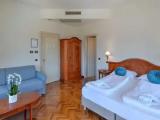 Standard Triple room with lake view