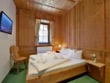 Quintuple Family Apartment