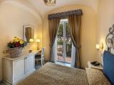 Standard room with balcony and with mountain view