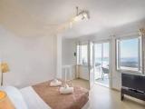 Suite with mountain view