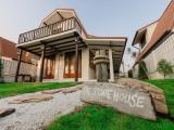 Classic Sextuple Cottage
