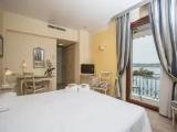 Deluxe Double room Front Lake