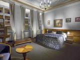 Double Suite with street view