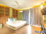 Standard room with mountain view