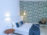 Junior Suite with partial sea view