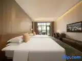 Standard Twin room with lake view
