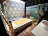 Suite with ocean view