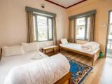 Standard Triple room with lake view