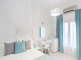 Standard Triple room with sea view