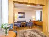 1 Bedroom Business Double Suite