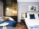 Premium room with lake view