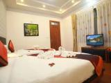 Deluxe Triple room with city view