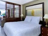 Junior Suite with pool view