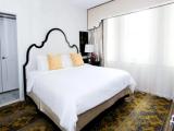 Standard Quadruple room with city view