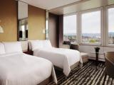 Club Twin room with city view