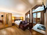 2 Bedrooms Deluxe Family Studio with balcony and with mountain view