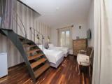 2 Bedrooms Standard Quadruple Family room with balcony