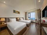 Standard Triple room with sea view