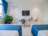 Deluxe Single Suite