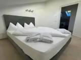 3 Bedrooms Apartment