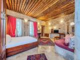 Luxury Suite with balcony