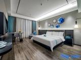 Standard Twin room with street view