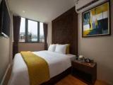 Standard room with lake view