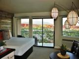 Grand room with balcony