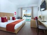 Standard Triple room with pool view