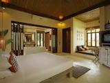 Standard room with pool view
