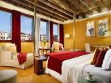 Junior Suite with canal view