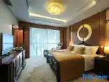 Suite with lake view