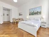 3 Bedrooms Sextuple Apartment