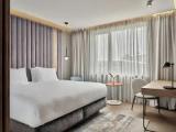 1 Bedroom Suite Top Floor Lounge Access with lake view