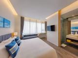Deluxe room with partial ocean view