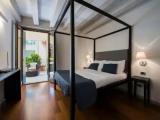 Standard Triple room with partial view