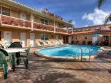 Single Suite with courtyard view