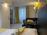 Deluxe Triple room with city view
