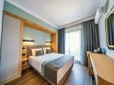 Standard room with land view